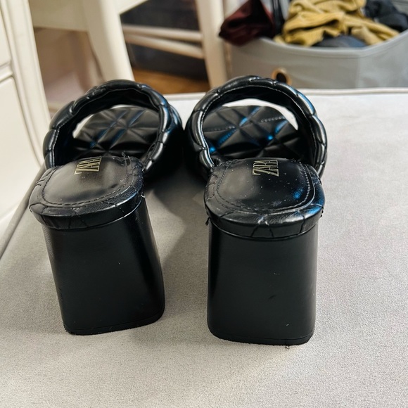 ZARA Wide Heeled Quilted Sandals Black - Picture 8 of 8